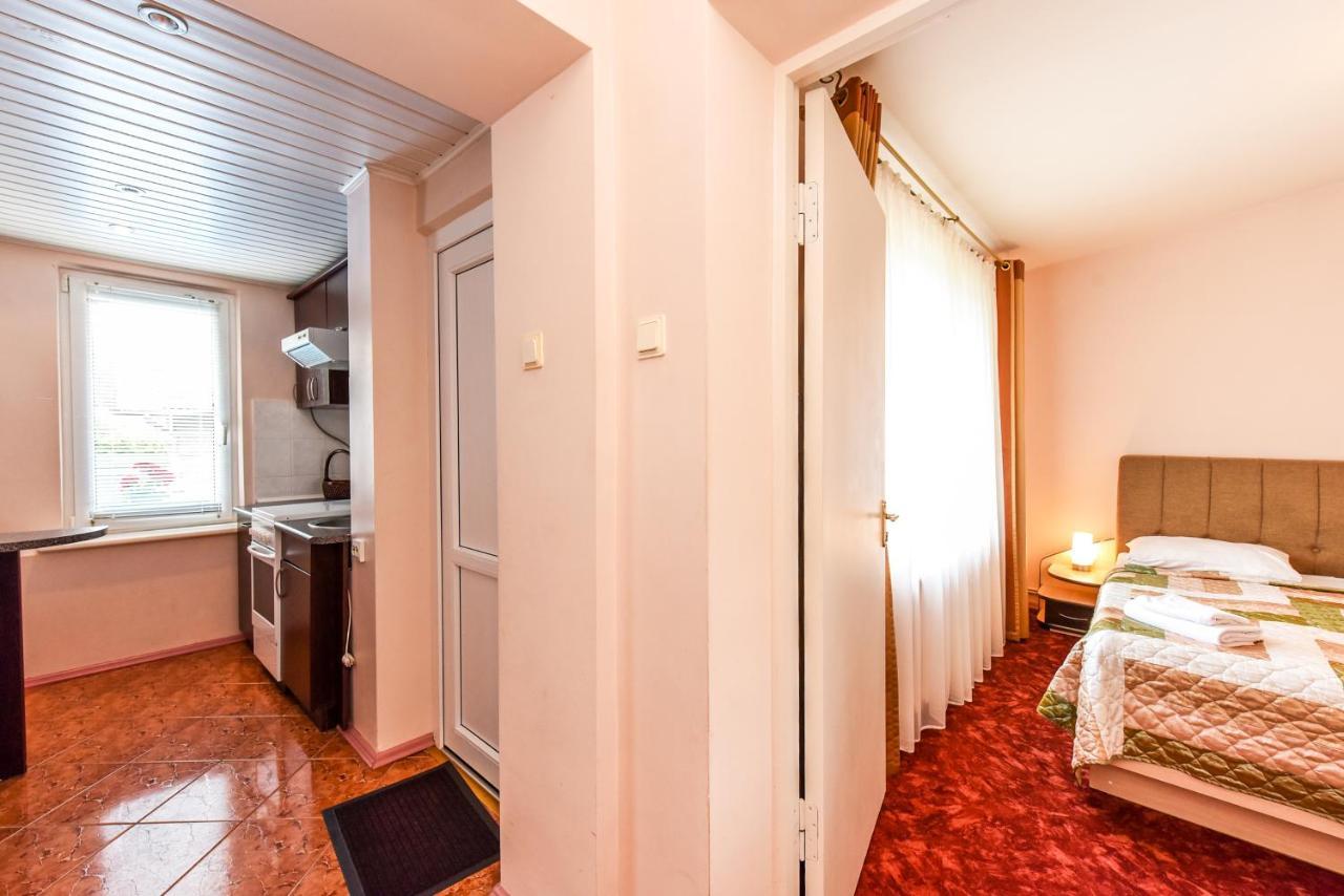 Medziotoju Kiemelis Hotel Palanga Exterior photo